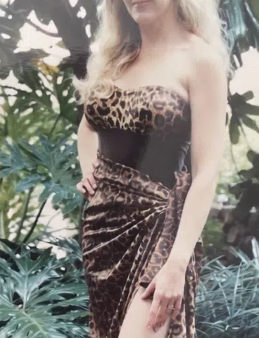 The Seductress Next Door