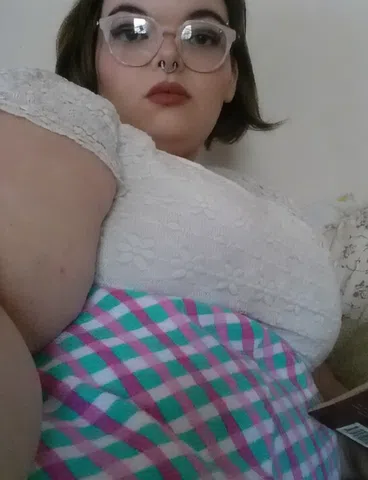 Fat brat looking to cum