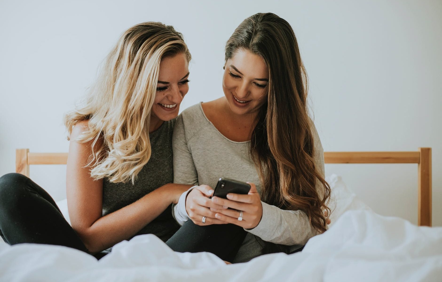 Master Sexting Mondays &ndash; Lesbian Sext Messages