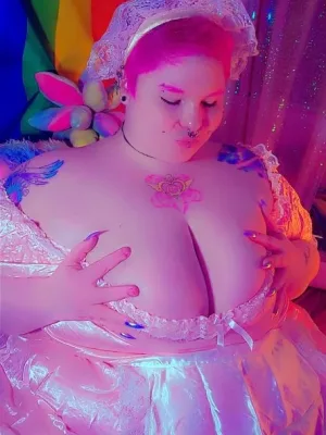 Switch, MILF, Hyper Femme Bimbo, Hedonist, Tattooed, Pierced, Artist, Orgasmic Muse, Witch