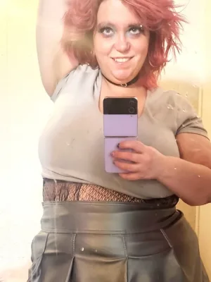 Your next door voyeur and exibitionist Cam Calls are My Fave