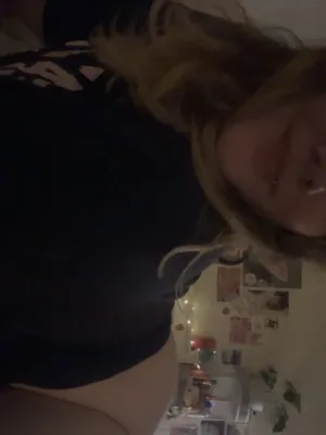  ˚ ♡ ⋆｡˚ ✿ Cheeky no limits slut with a sweet heart and a dirty imagination ♡ 