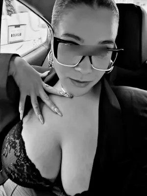 The Girlfriend Who Negs You