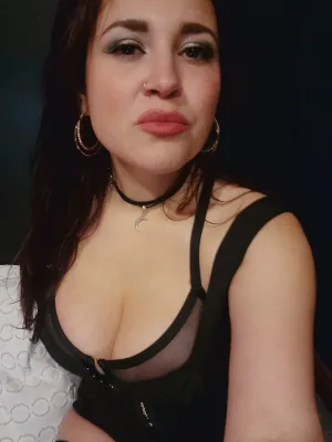 Rachel's Wet Pussy Closeup