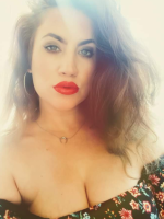 BlueEyezThickThighz