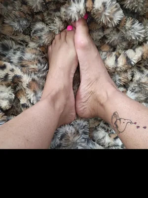 Toes