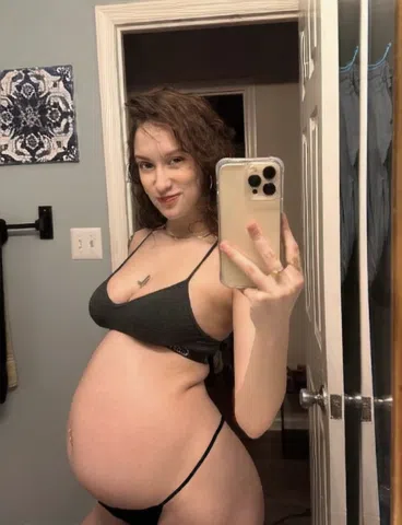 Pregnant Slut kelly