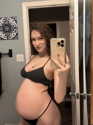 Pregnant Slut kelly