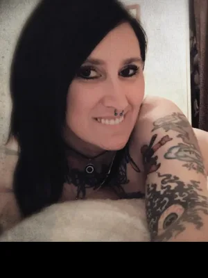 Slutty Tattooed MILF