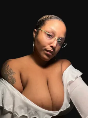 Ebony Findom secretly seduces you while your wife is around