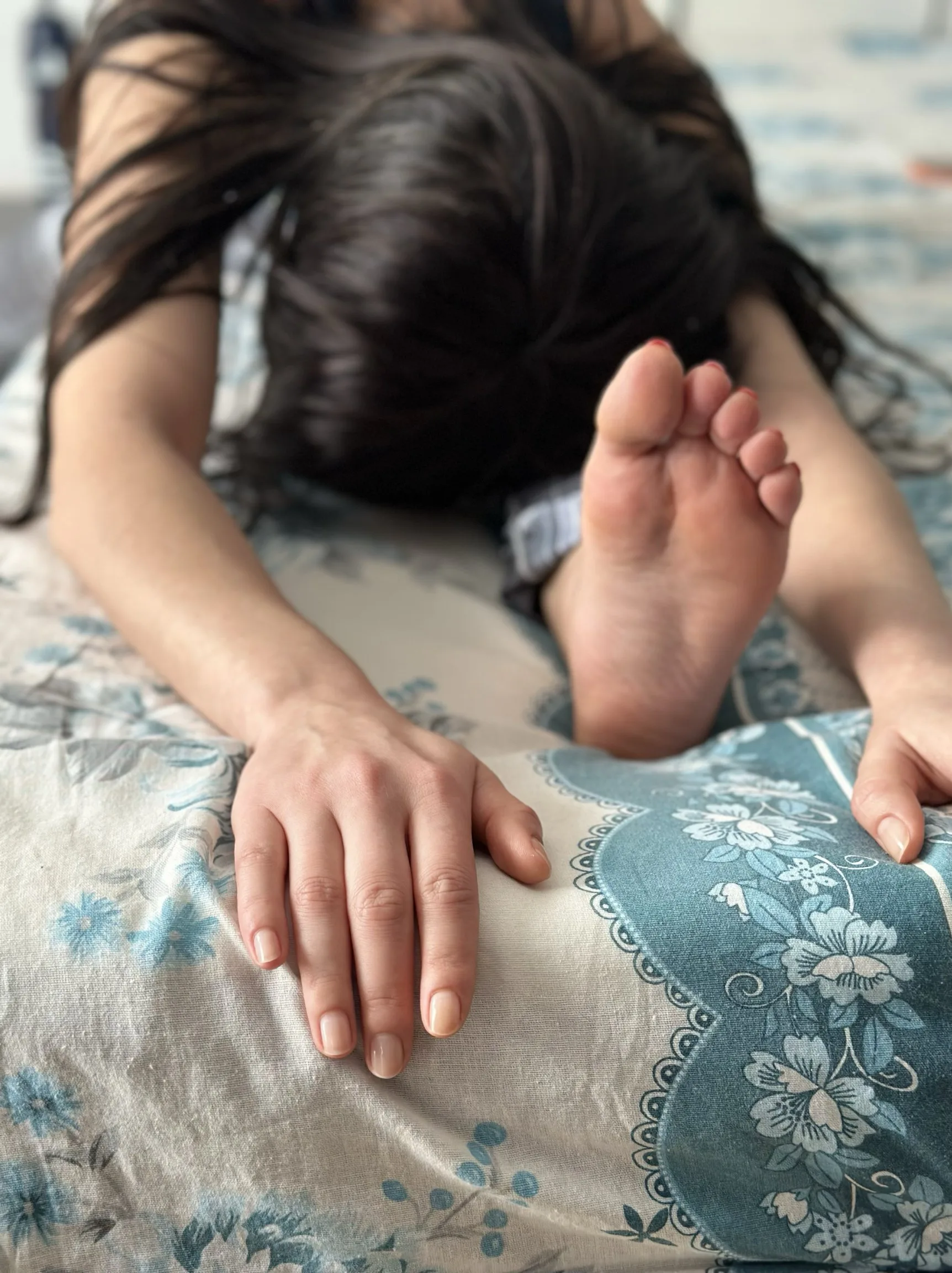 Bare Feet Tease - Set 1