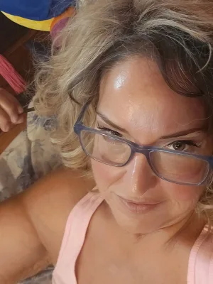 Claudia Midwest Wife