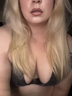 Cum down the rabbit hole with me
