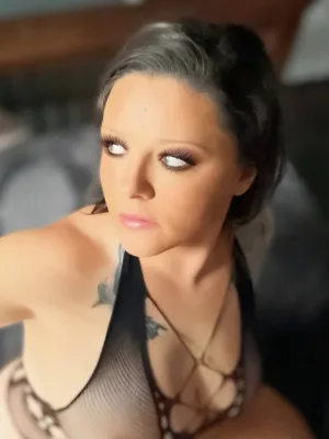 slutty housewife home alone