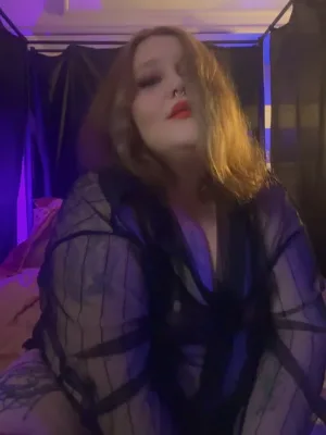 Submit to your Curvy Mommy Goddess