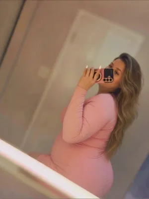 Busty MILF with a huge booty. Mature BBW that loves a good fun time ;P Very open-minded 