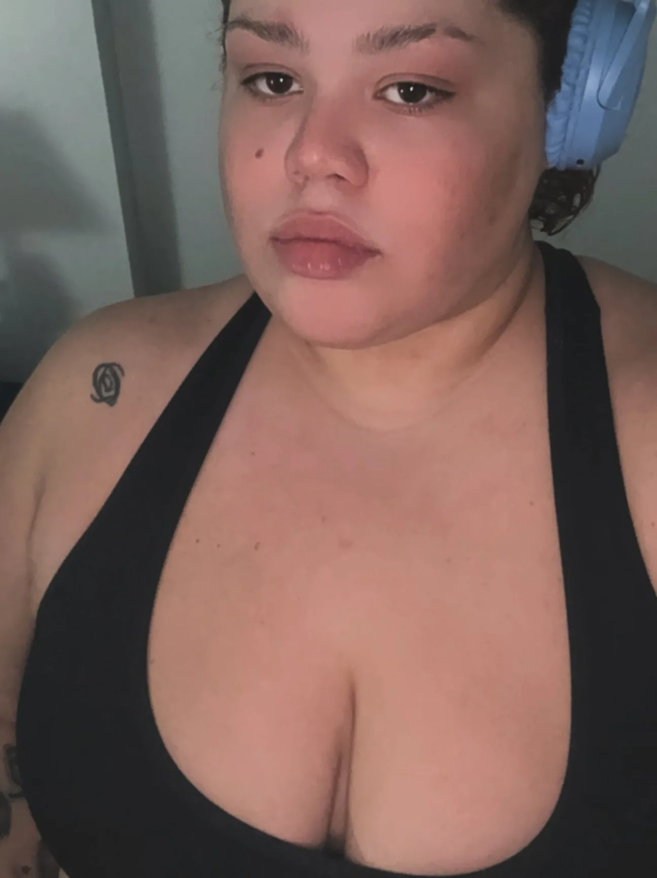 Pussy and selfies