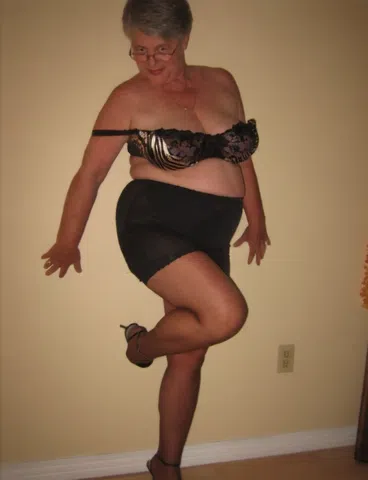 Girdlegoddess In Heels