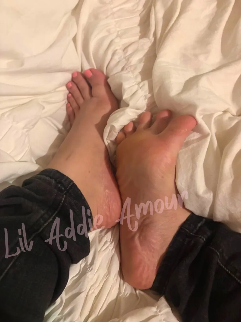 Bare feet 
