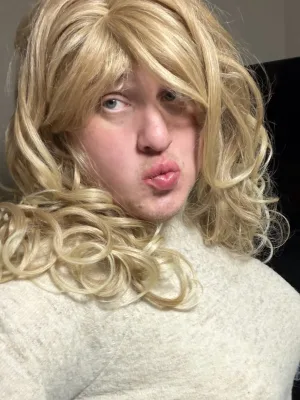 Sissyboy33 Profile Image