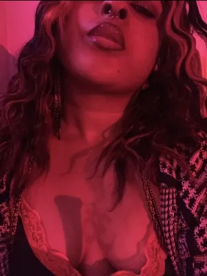 Red light Rosa Selfies cover image