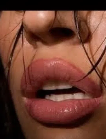 Sexy French Squirter