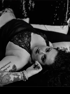 Submissive good girl looking to serve