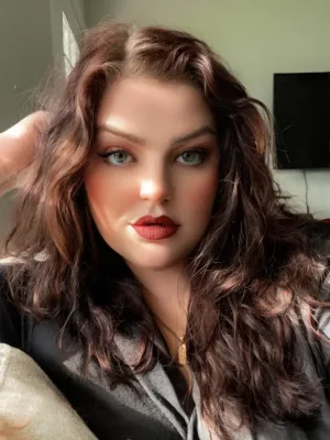 Plus Size Fantasy Nerd Ready to Chat