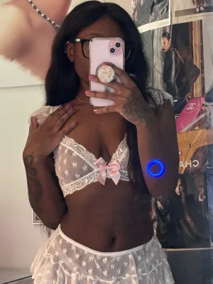 Young college slut loves anal