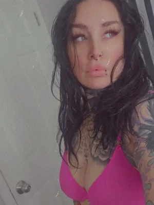 Horny goth wants to make you cum hard