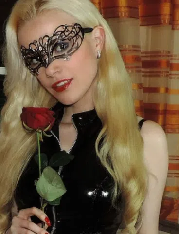 Kinky Krysta