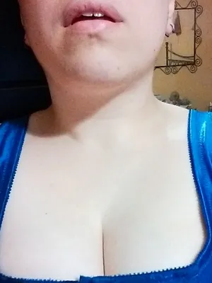 Sensual Curvy FemDom Intimate Experience