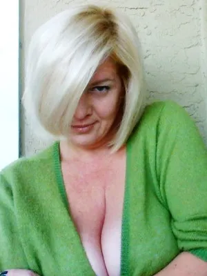 T.T.M\'s  Best Mommy Experiance! Boy\'s cannot resist my nurturing voice or my natural DDD\'s it is my pleasure to drain your cock!