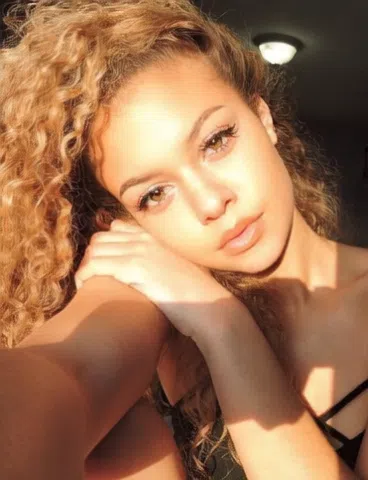 Warm Friendly Inviting Nicole