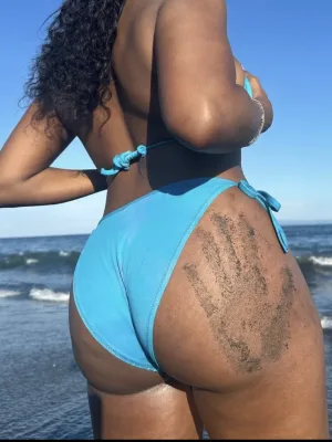 Thick ebony booty