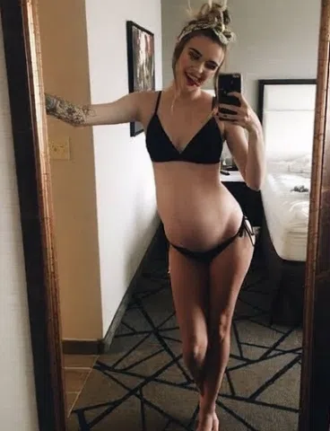 Pregnant Mia
