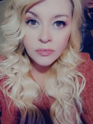 Naughty Cougar On The Prowl