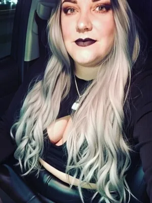 Sensual bbw college student Lily for chats
