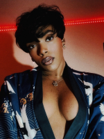 Mistress Erotica looking to orally stimulate the depraved male