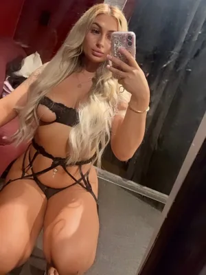 Your New Fav Goddess SLUTS Cum Play With Me